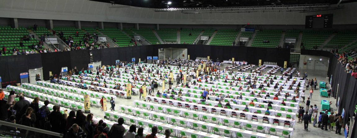 Le plus grand rassemblement échiquéen de France : plus de 1400 jeunes âgés de 6 à 20 ans, 1000 à 2000 accompagnateurs