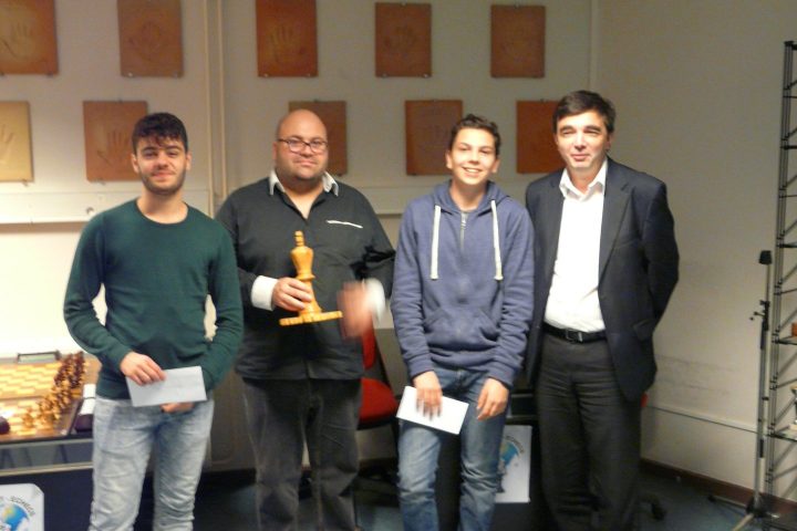 Mehmed-Emin Mutlu (3ème), Christophe Claverie (1er), Quentin Burri (2ème), et Olivier Minaud (Président de la ligue de Franche Comté)
